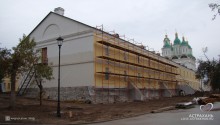 Солдатские казармы (1805 г.) при реставрации в 2013 г.)