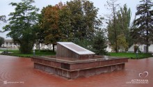 Памятник на могиле начальника Астраханского горнизона П.П. Чугунова)